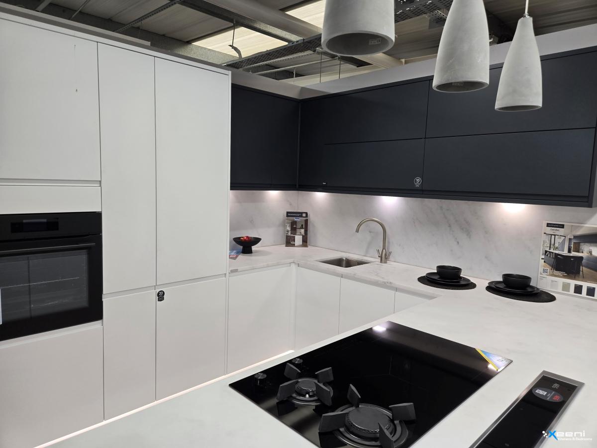 Shaker fitted kitchen in Roehampton